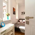 Mmrent Atlas Room